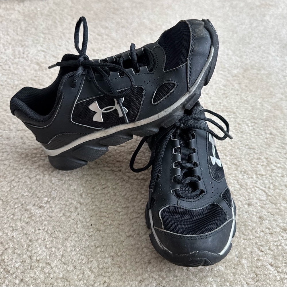 Under Armour Sneakers